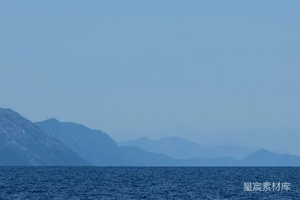 高清摄影 宁静的海与山脉