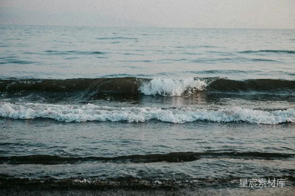 高清摄影 海浪拍打海岸
