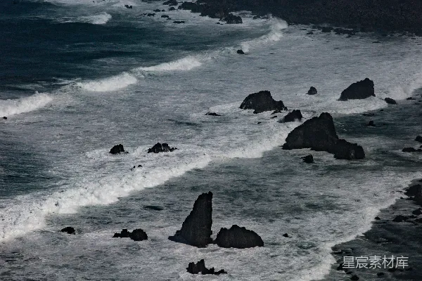 高清摄影 波涛汹涌的海岸线