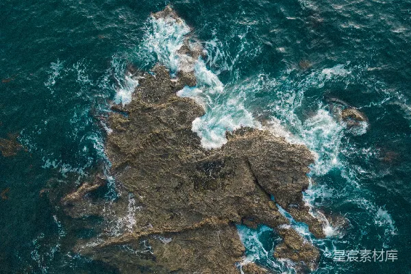 高清摄影 海浪与岩石的交响曲