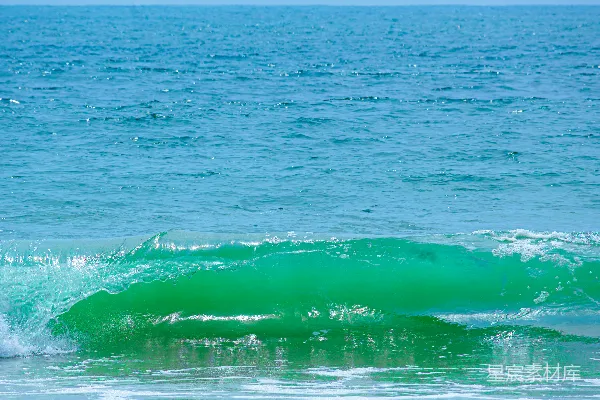高清摄影 碧海绿浪：自然的壮丽与宁静