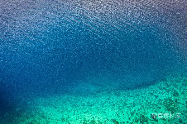 高清摄影 深蓝与碧绿的海洋交响