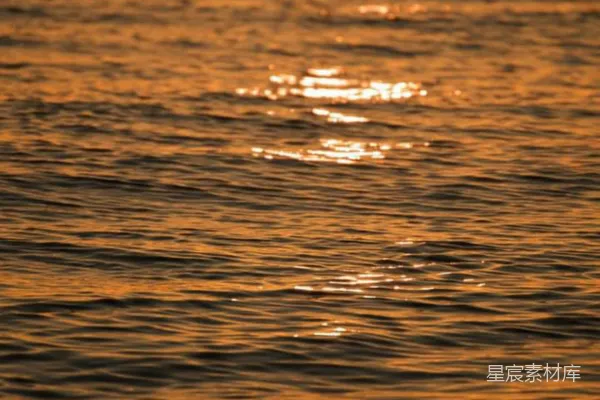 高清摄影 夕阳下的波光粼粼