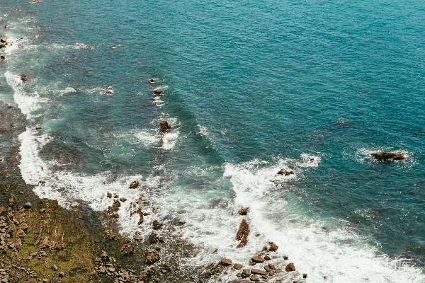 高清摄影 海岸线上的波浪