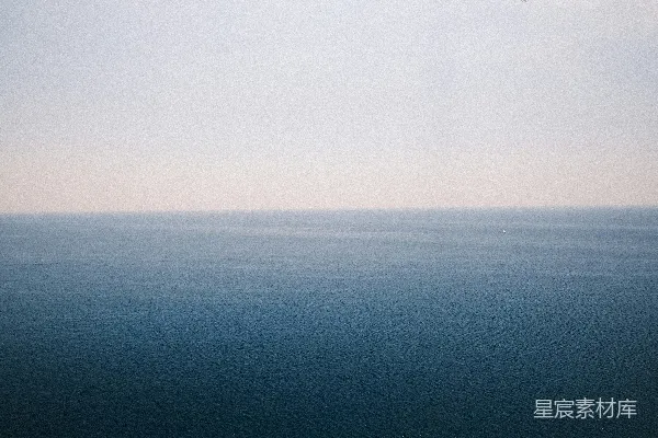 高清摄影 海平线上的孤帆