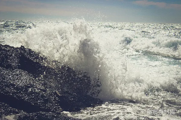 高清摄影 海浪拍打岩石