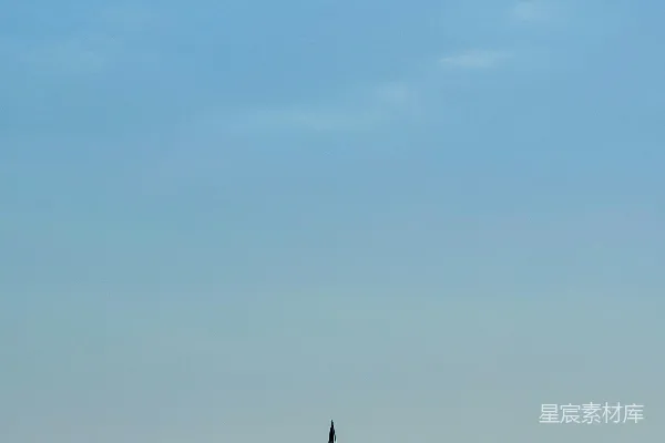 高清摄影 帆船在海上的剪影