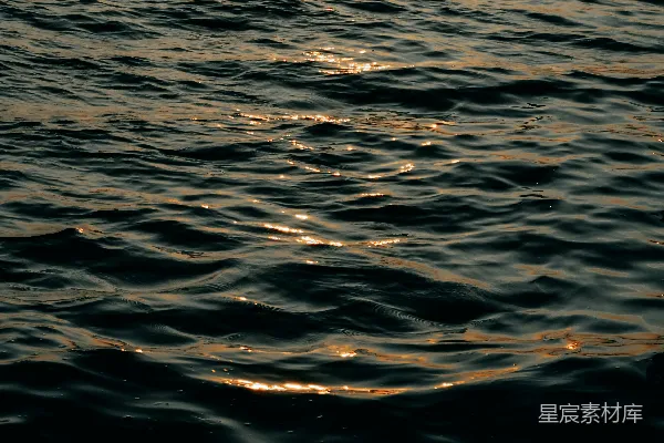 高清摄影 夕阳下的波光粼粼