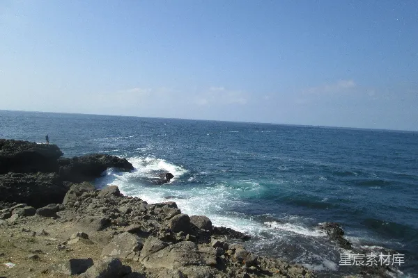 高清摄影 海边的岩石与海浪