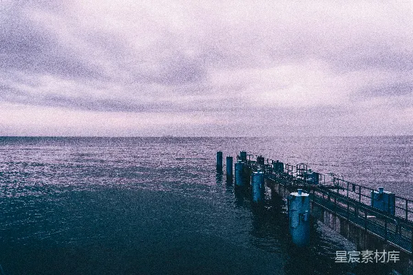 高清摄影 阴沉海港码头