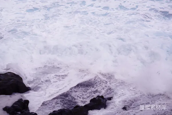 高清摄影 海浪拍打岩石