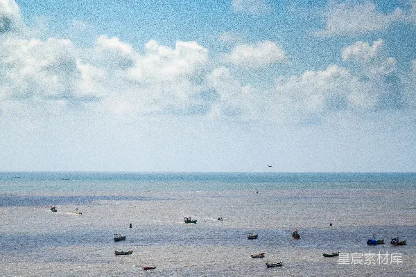 高清摄影 海上散落的渔船