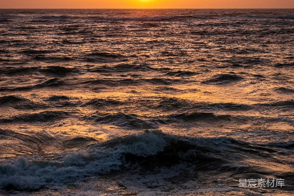 高清摄影 夕阳下的海浪