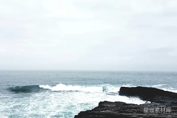 高清摄影 海岸波浪与岩石