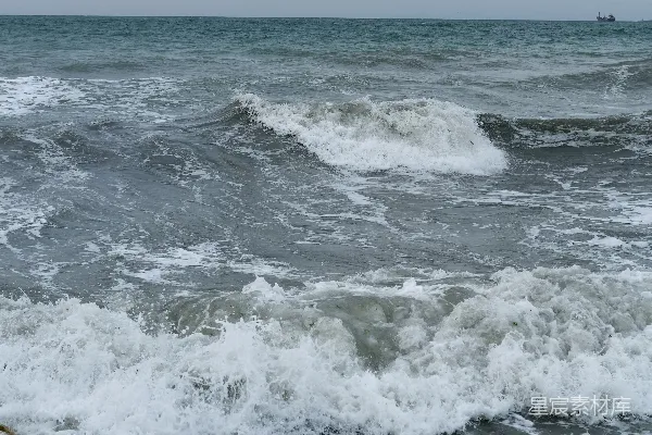 高清摄影 海浪拍打岩石