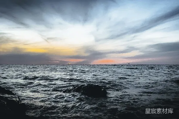 高清摄影 日落海景：宁静与壮丽的结合