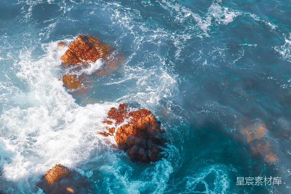 高清摄影 海浪拍打岩石