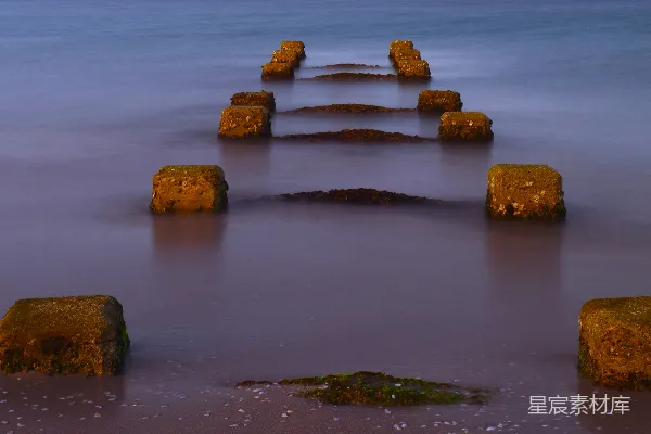 高清摄影 海中的石阶