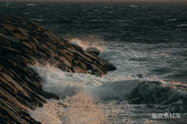 高清摄影 海浪拍打岩石