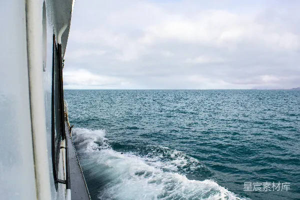 高清摄影 船上远眺宁静海景