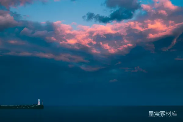 高清摄影 夕阳下的灯塔