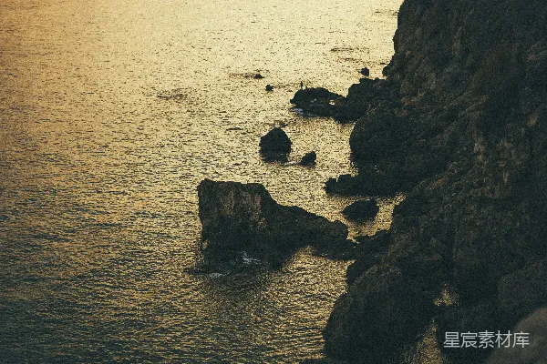 高清摄影 夕阳下的海岩