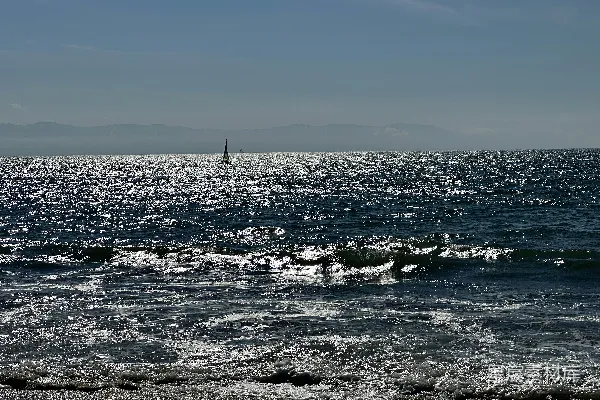 高清摄影 海浪与帆船