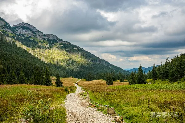 高清摄影 山间小径的宁静之旅