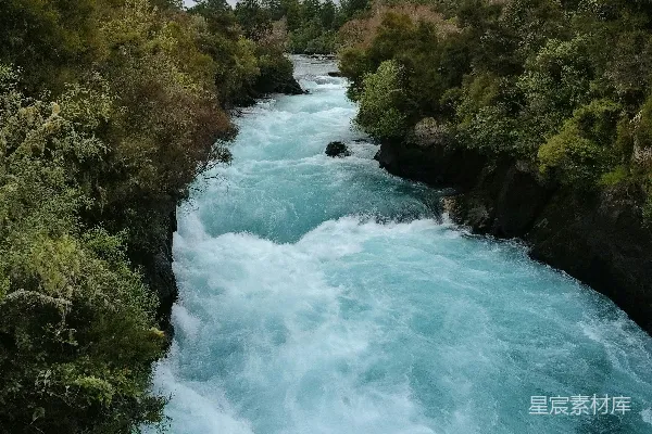 高清摄影 湍急的河流