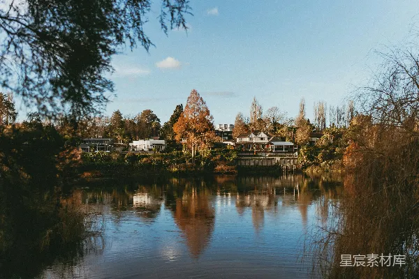 高清摄影 湖畔静谧的小镇