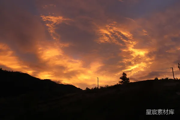 高清摄影 夕阳下的山丘剪影