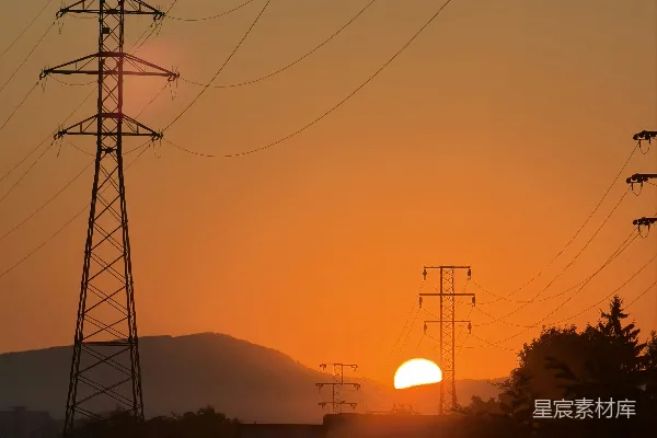 高清摄影 夕阳下的电线塔