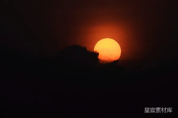 高清摄影 云中夕阳