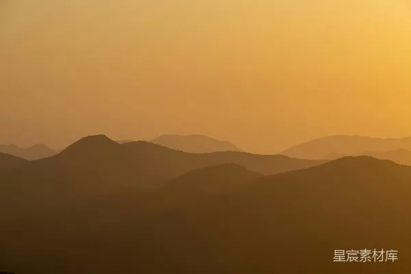 高清摄影 黄昏时分的山峦轮廓