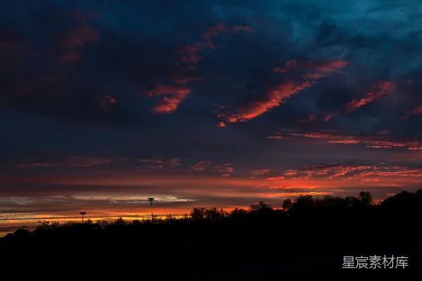 高清摄影 夕阳下的宁静天空