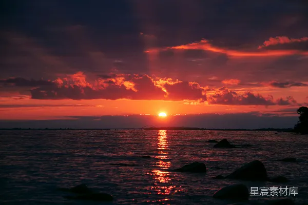 高清摄影 夕阳下的宁静海湾
