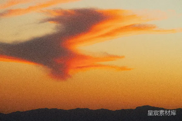 高清摄影 夕阳西下，云彩如火