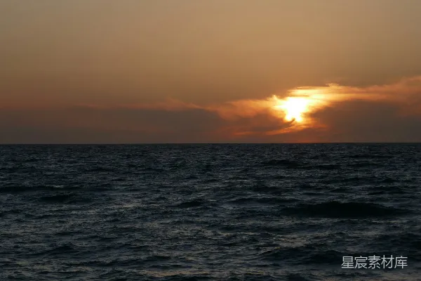 高清摄影 夕阳下的宁静海面