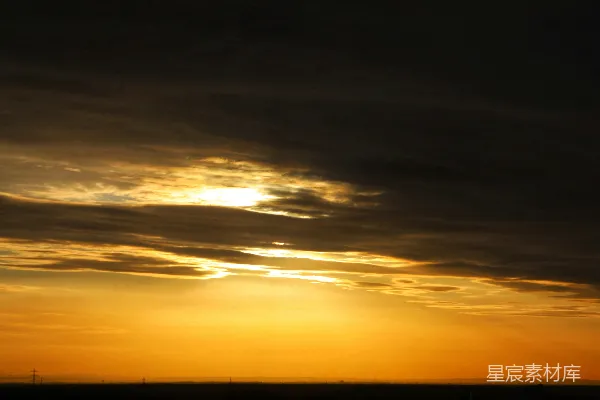 高清摄影 夕阳下的云彩