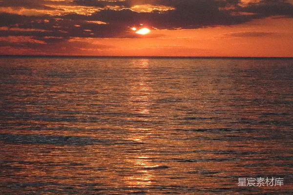 高清摄影 海平面上的金色夕阳
