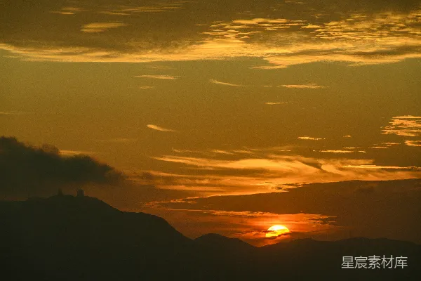 高清摄影 夕阳余晖映山峦