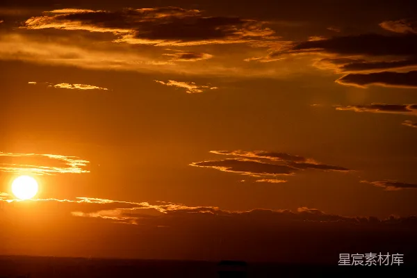 高清摄影 夕阳余晖下的天空