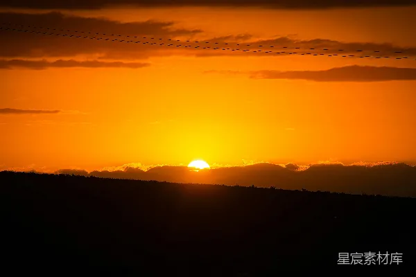 高清摄影 夕阳下的宁静山景