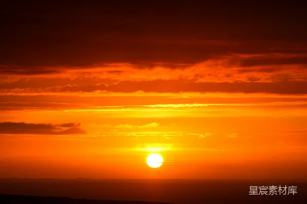 高清摄影 夕阳西下，温暖的天空