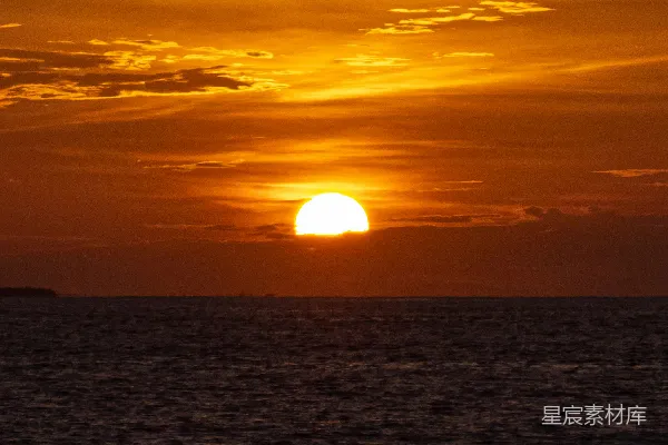 高清摄影 夕阳下的宁静海面