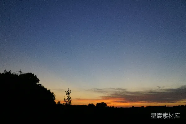 高清摄影 夕阳下的宁静天空