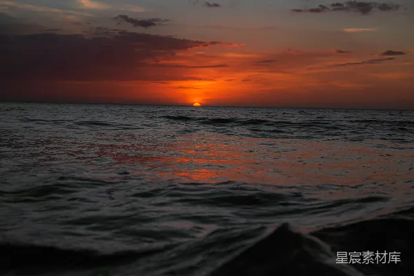 高清摄影 夕阳下的海面