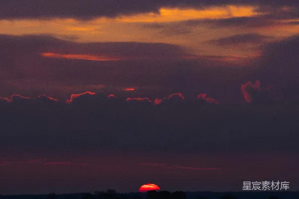 高清摄影 夕阳下的宁静田野