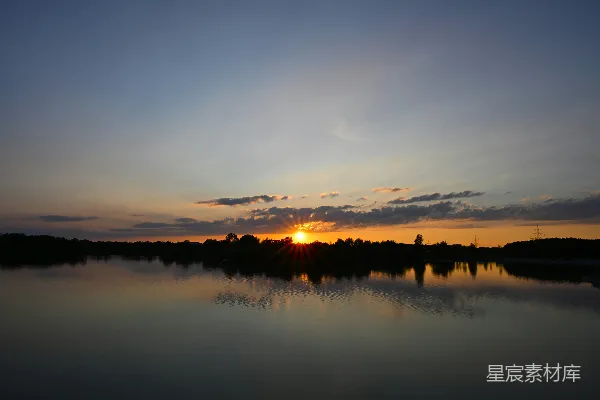 高清摄影 夕阳下的宁静湖景
