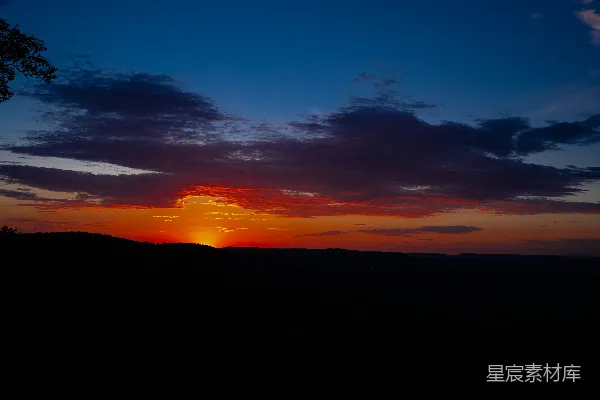 高清摄影 夕阳西下，云彩斑斓